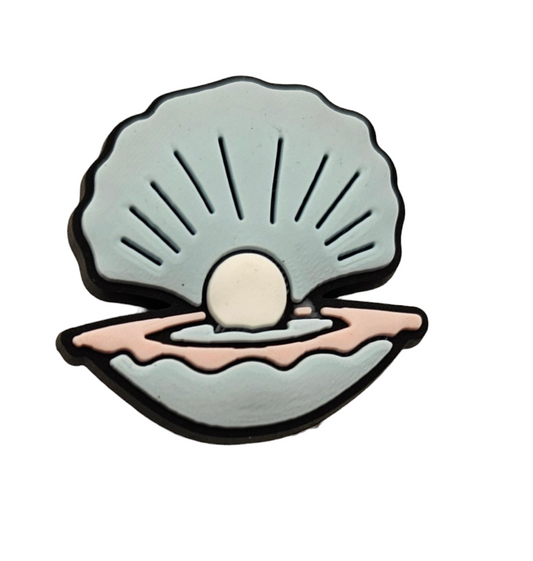 Clam with pearl